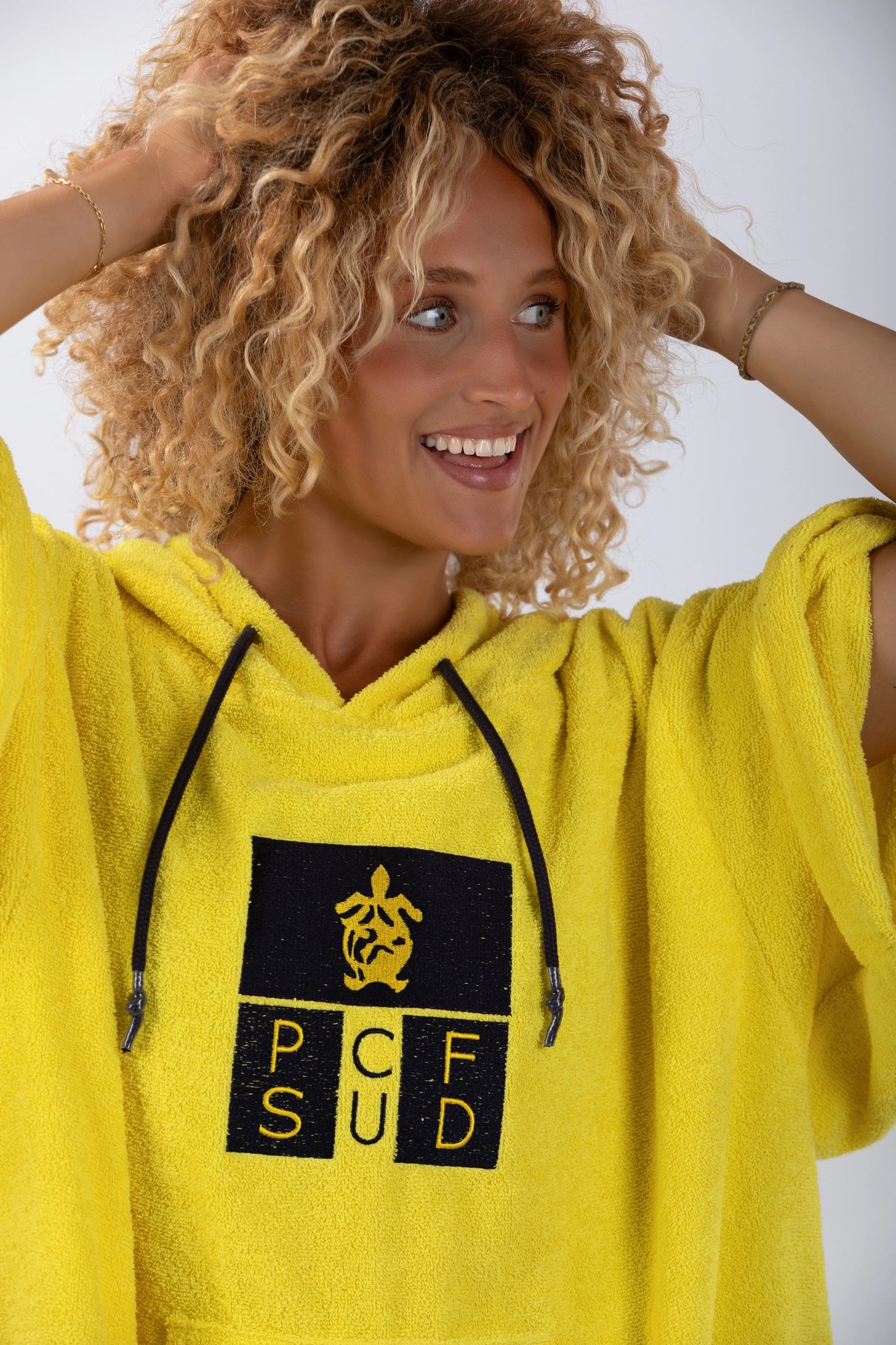 Poncho Surf Amarelo - Tamanho Único - Algodão - com mangas